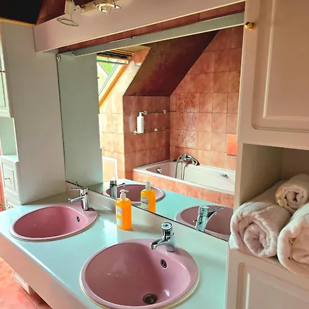 Holiday home Lescapade